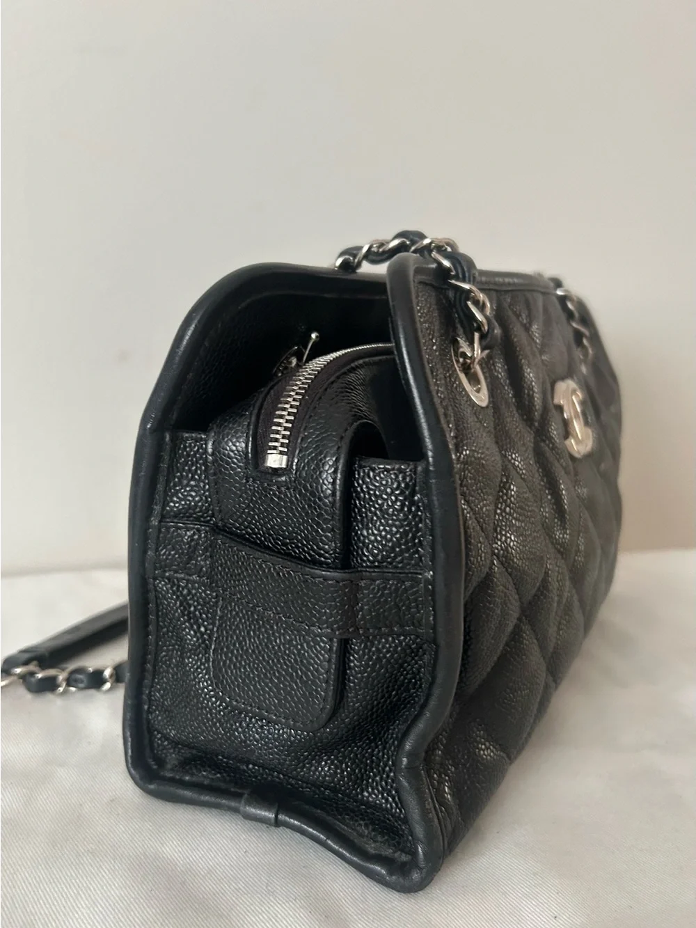 CHANEL CC Medium Shopper Tote Shoulder Bag Caviar Quilted Leather Black